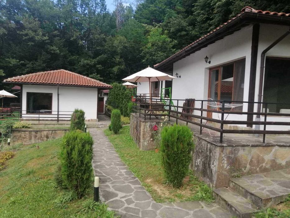 Продава се Хотел в Априлци - 1496 кв.м за 191 €/кв.м - Снимка #2