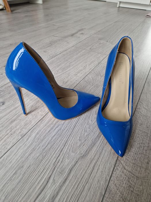 Pantofi cu toc dama noi