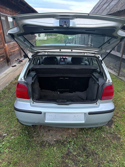 Mașina polo anul 2000