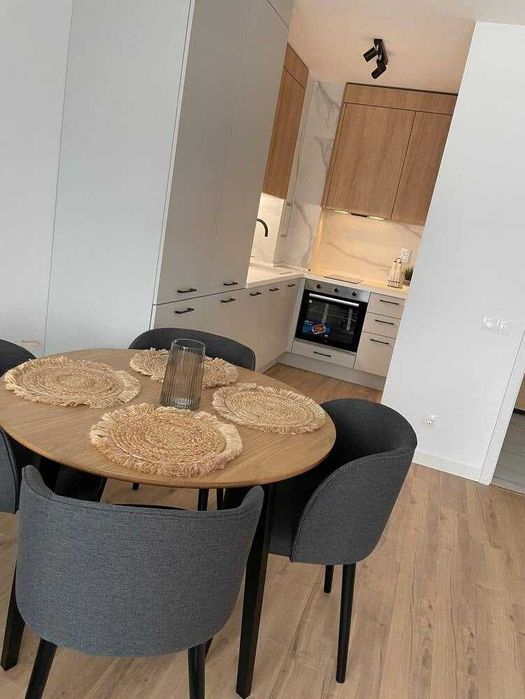 Дава се под наем Двустаен апартамент в София, Витоша - 65 кв.м за 484.5 € - Снимка #1