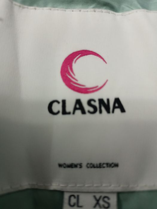 Продам весенние пальто.