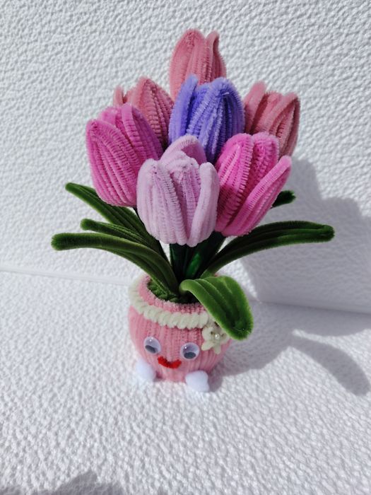 Ръчно изработени пухкави цветя