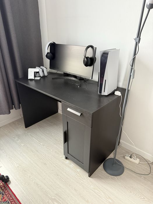 Стол рабочий черный