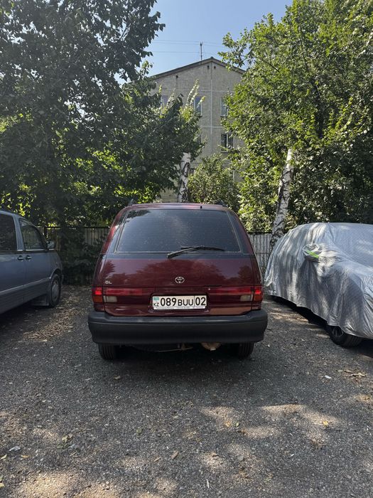 Авто в аренду Toyota Previa