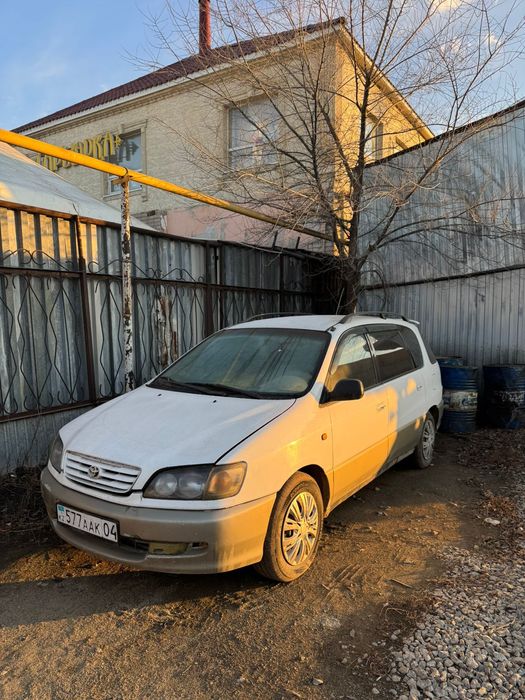 Продам срочно Тойота пикник газ бензин