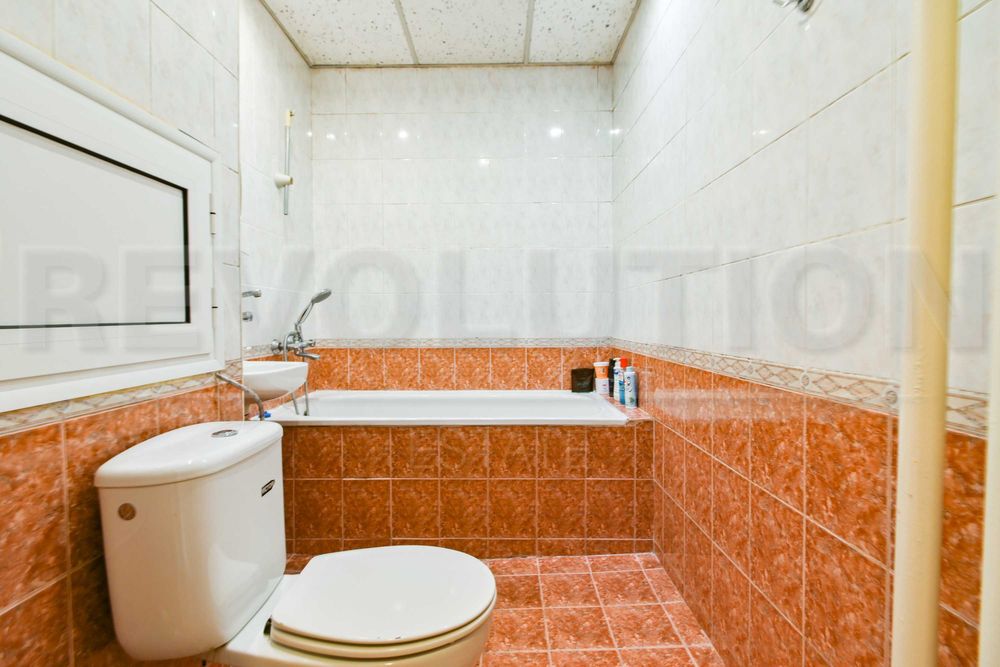 Продава се Четиристаен апартамент в София, Надежда 1 - 90 кв.м за 2289 €/кв.м - Снимка #12