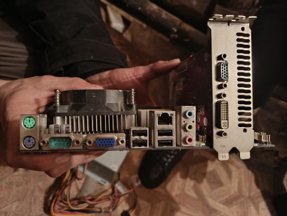 Продам материнскую плату в сборе