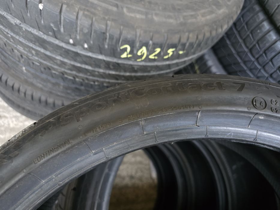 2бр Летни гуми 225 35 19 - Continental