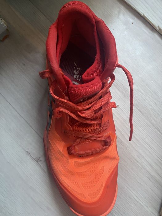 Асикс токио красные