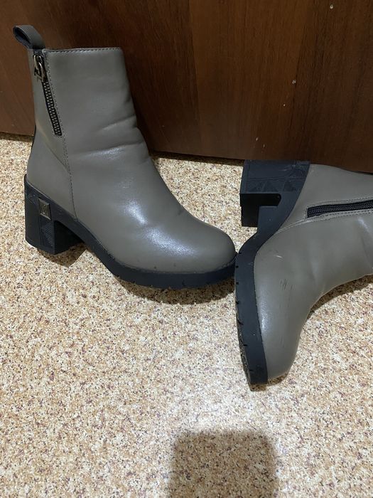 Безторг .  Весенние  женские  полусапожки  продам .