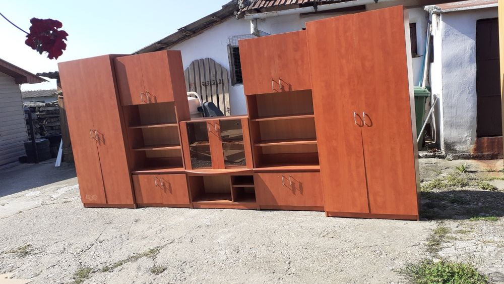 Vând mobilă de sufragerie și bucătărie