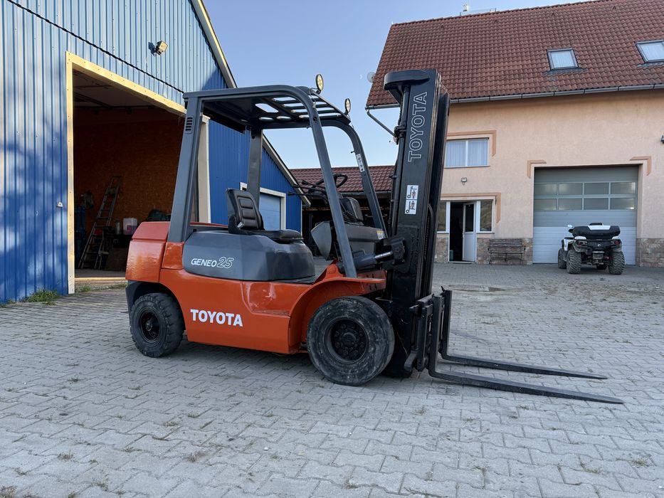 De vanzare sau da inchiriat stivuitor Diesel Toyota