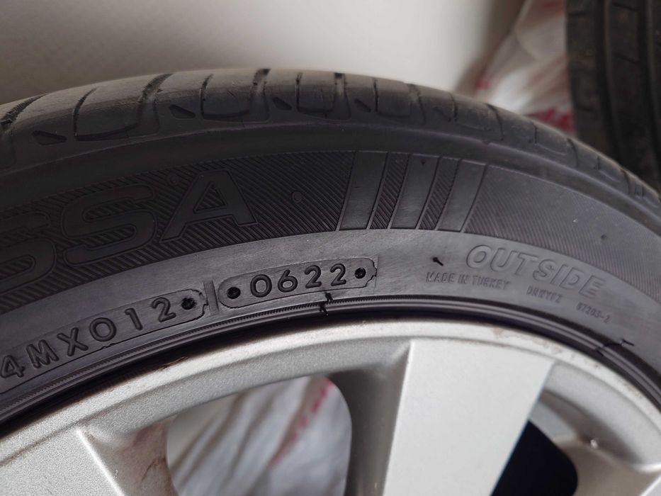 LASSA DriveWays 215/50 R17 95W - DOT 0622 - употребяван комплект