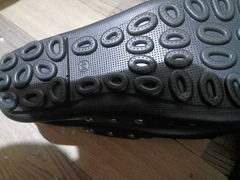 Продаю чёрный шлепки