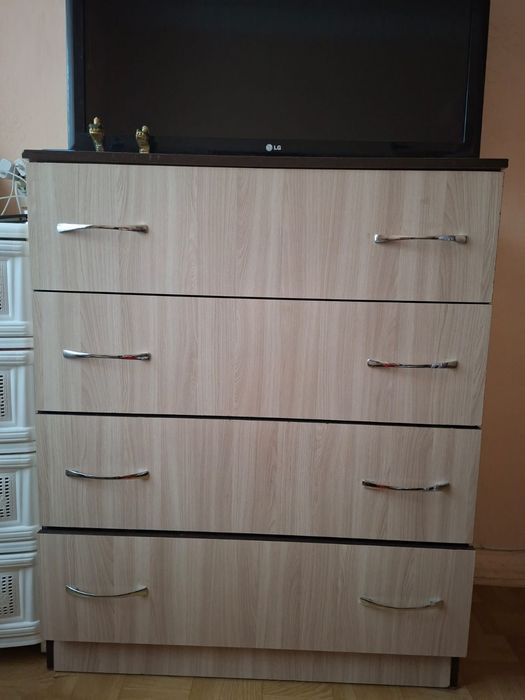 Комод лакированный