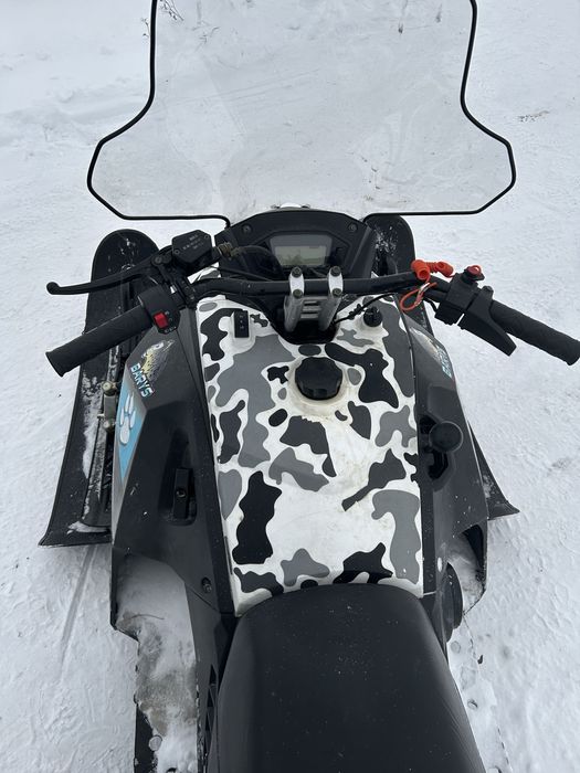 Продается снегоход барыс