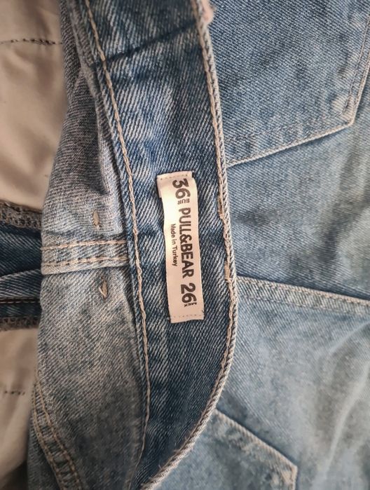 Blugi pull&bear.