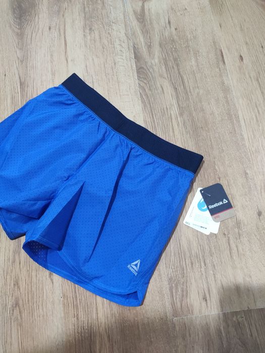 Pantaloni scurți Reebok  mărimea fete 12-14 ani sau XS