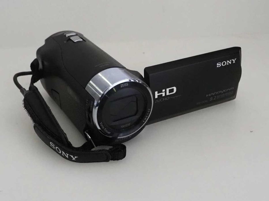 Sony HDR CX240 дигитална видео камера, голям оптичен зум и уникално Full-HD качество 50 кадъра в секунда, като НОВА, работи отлично