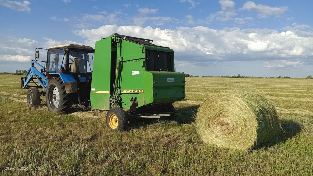 Пресс подборщик John Deere 550