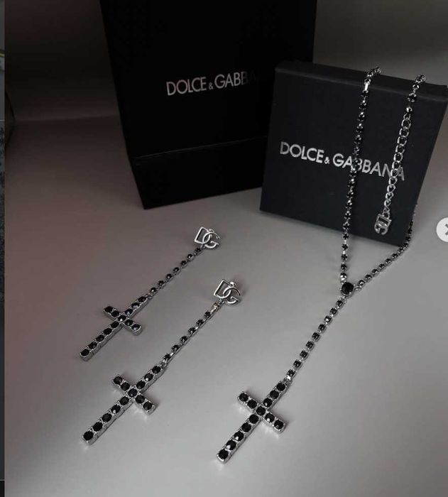 Висок клас гривна, колие и обеци Louis Vuitton, Dolce and Gabbana, Dior и Valentino.