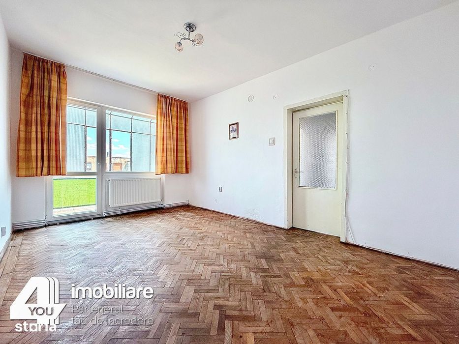 Apartament 3 camere Ineu langa Primarie ,82 mp, cu termotecă