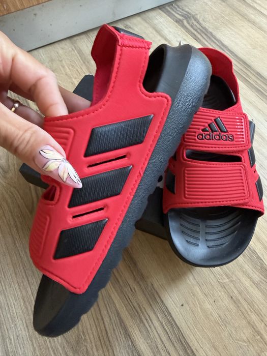 Оригинални нови юношески сандали adidas Altaswim 2.0 ! 33 н