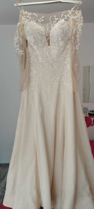 Rochie mireasa deosebita