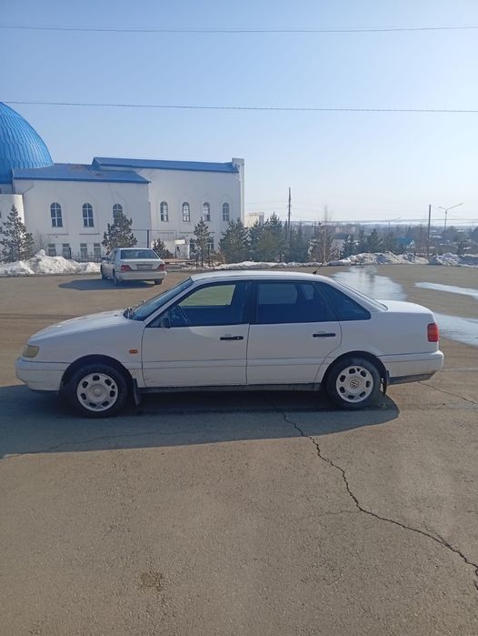Машина Volkswagen Passat B4
