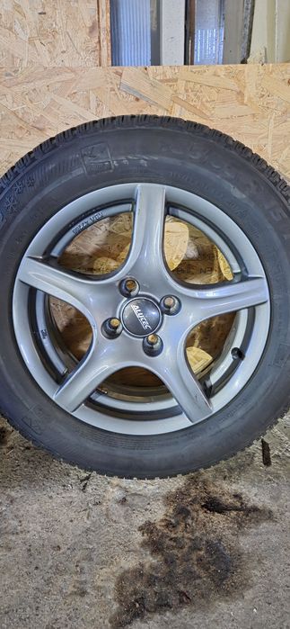 RENAUT ZOE Джанти със зимни гуми 185/65/15 6J ET38 4x100 ЦО60 ДОТ2820