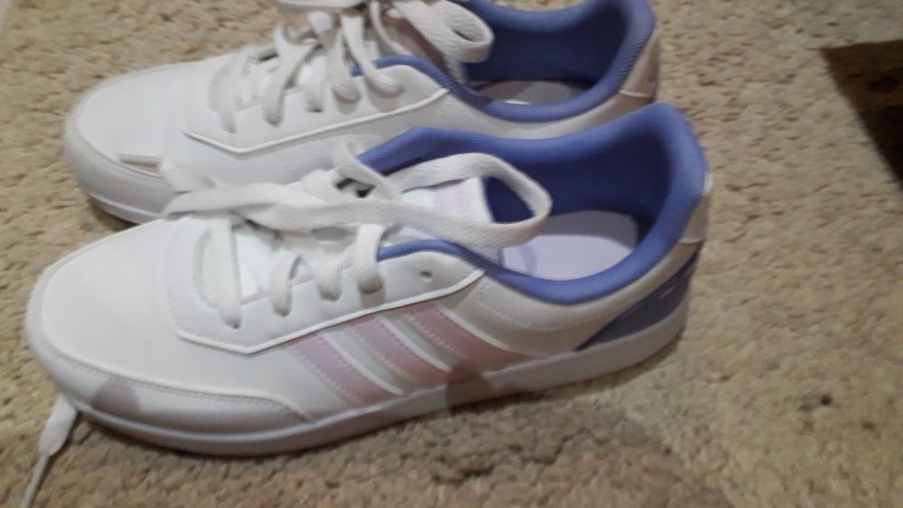 Нов оригинален адидас 38 2/3