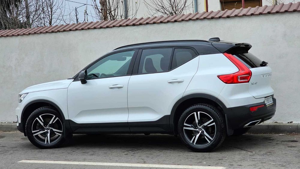 Volvo XC40 2018 R-Design 2.0D4 190cp 4x4 Automat LED PANO Harman TOP