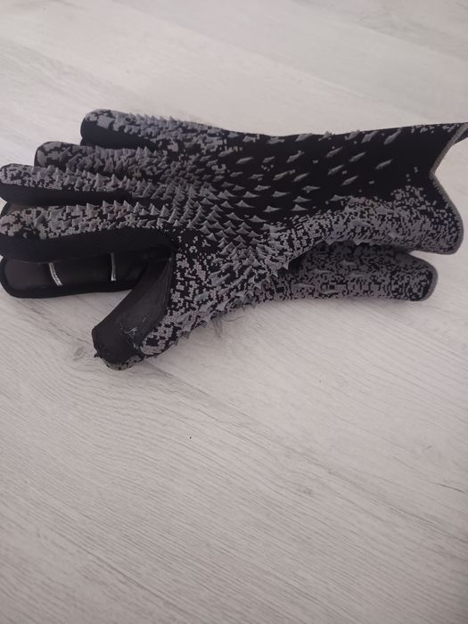 Vând mănuși de portar