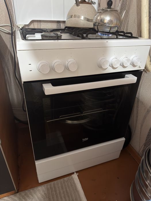 Продам газовую плиту