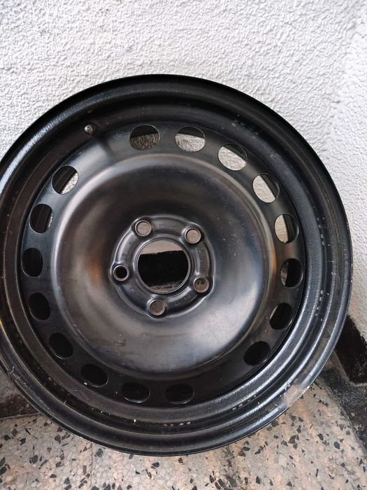 Продавам 2 броя джанти.