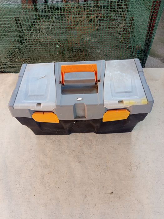 Ящик для хранения инструмента .