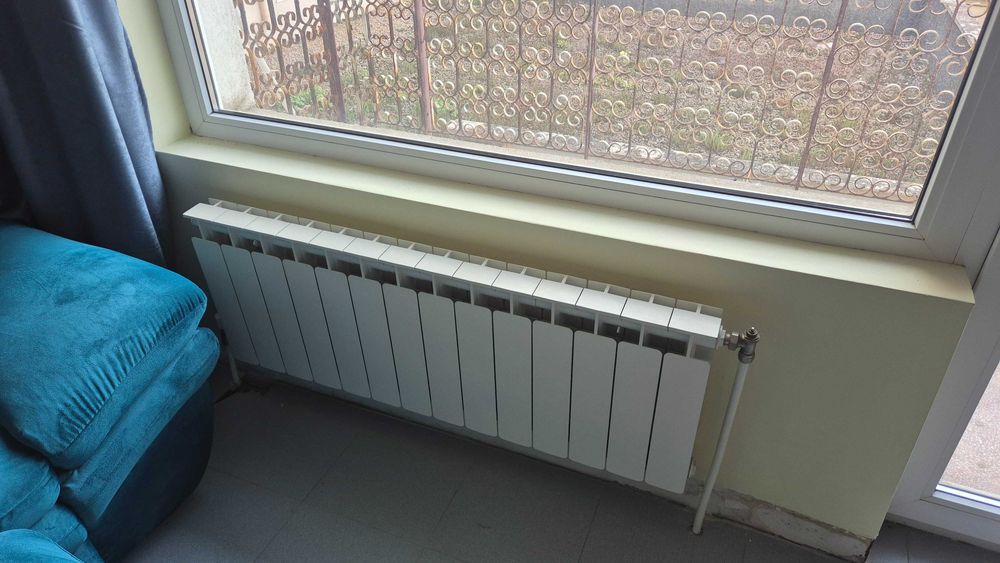 Продавам радиатори за парно и лира за баня