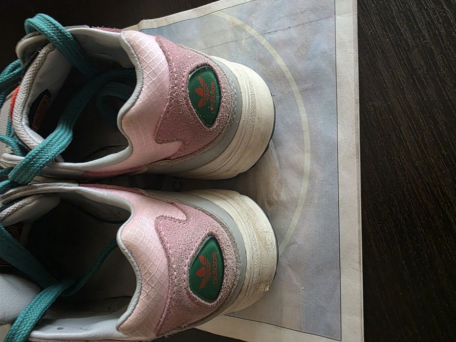 Продавам маратонки Adidas Оригинал