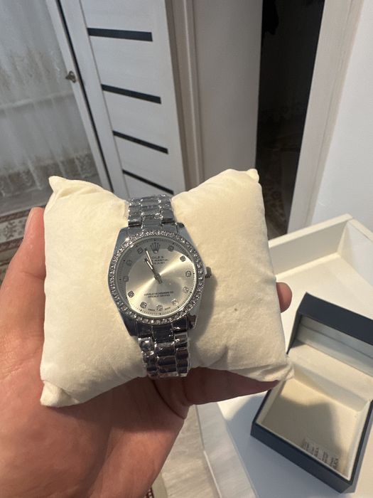продам часы женские