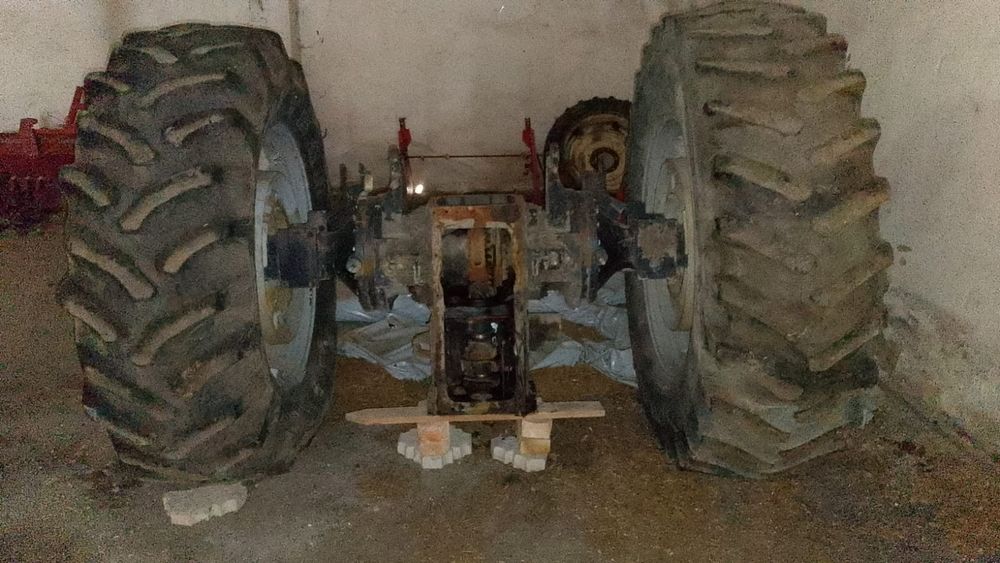 Продам покрищку на трактор челенжер