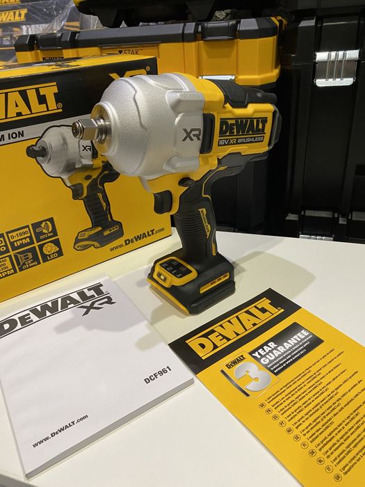 Акумулаторен ударен гайковерт DeWALT DCF961N, 18 V, 2372 Nm