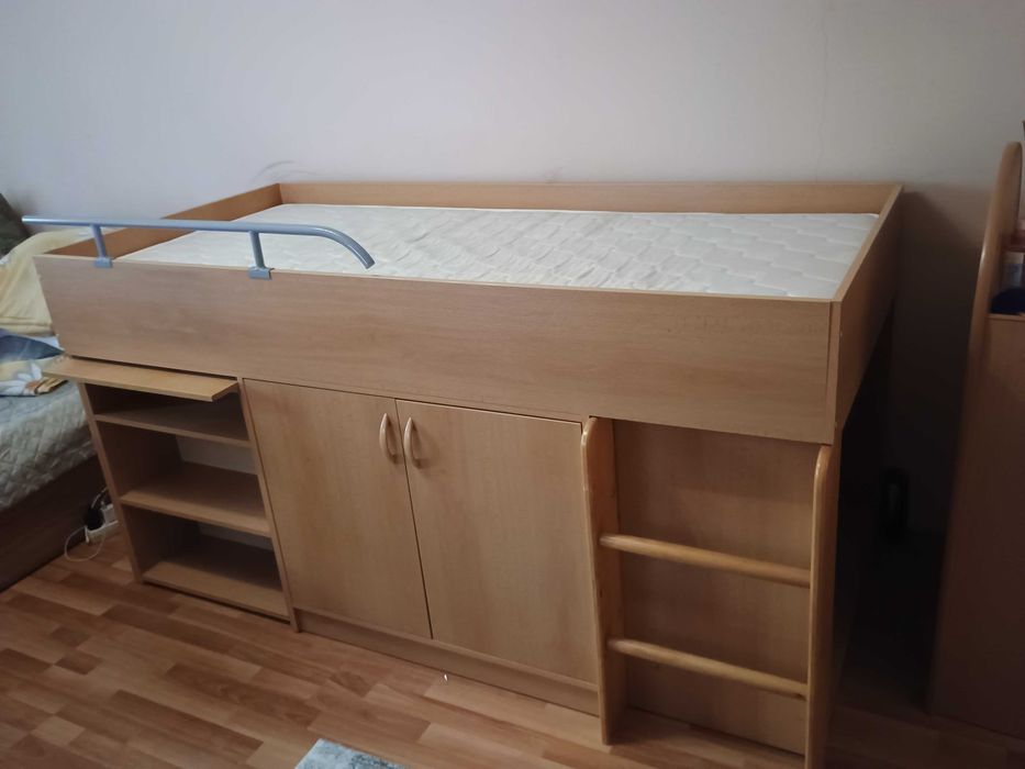 Комбинирано детско легло.