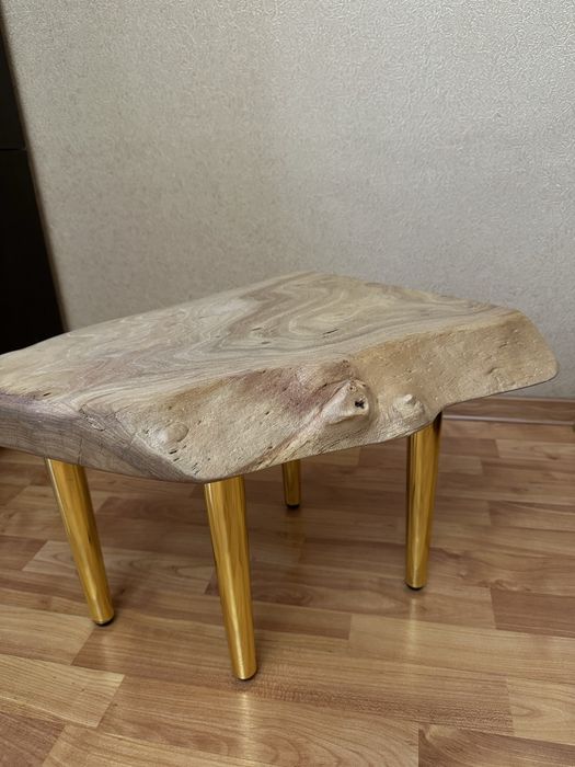Журнальный столик из карагача