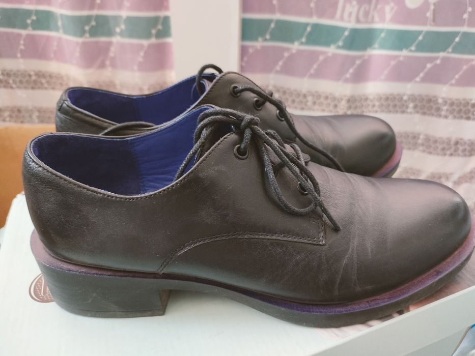 Продам туфли 37 размер или обмен на смесь нутрилак 1 ,1050гр