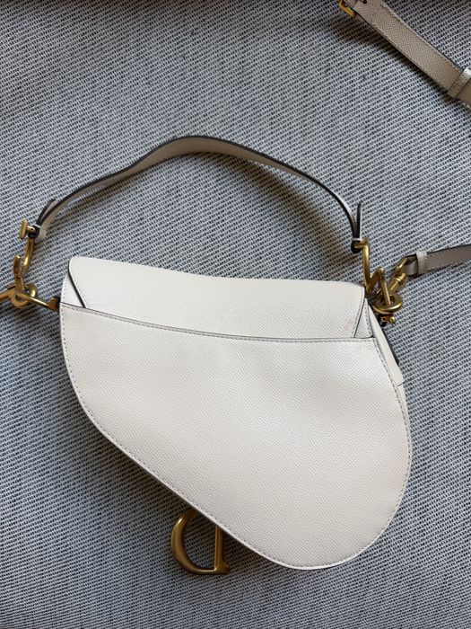 Бяла/Бежова чанта от естетвена кожа - white/beige Dior Saddle Bag