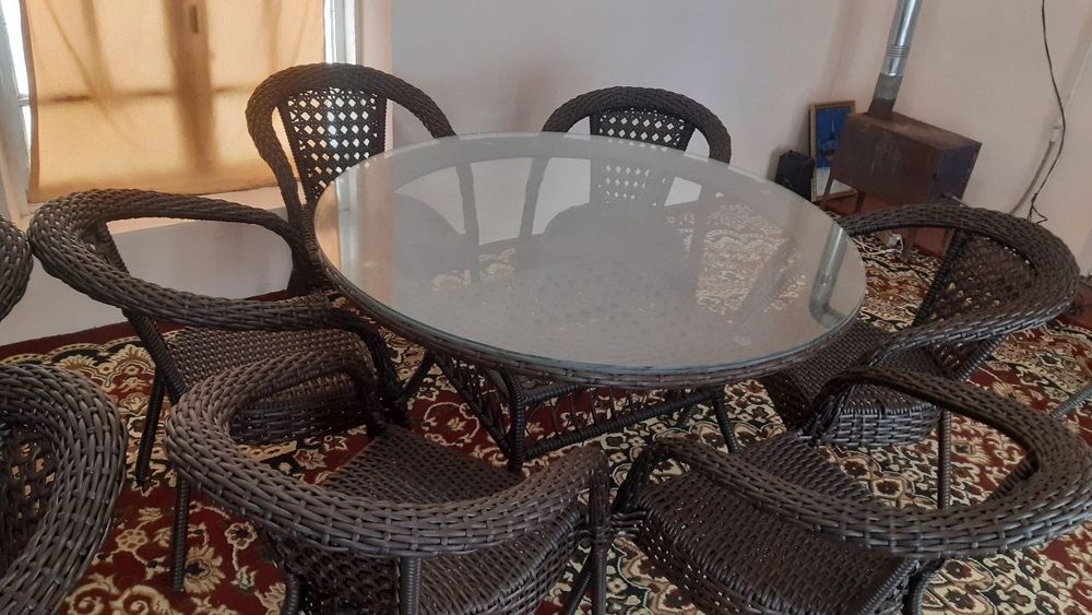 Тайёр стол стуллар. Янги.