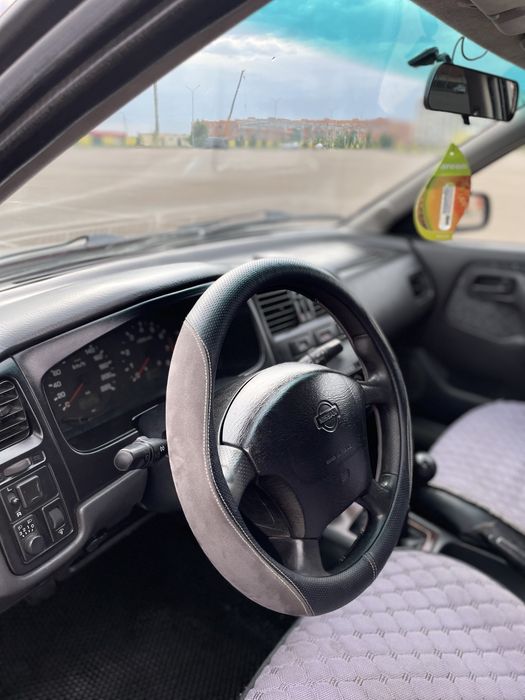 Nissan Primera P11