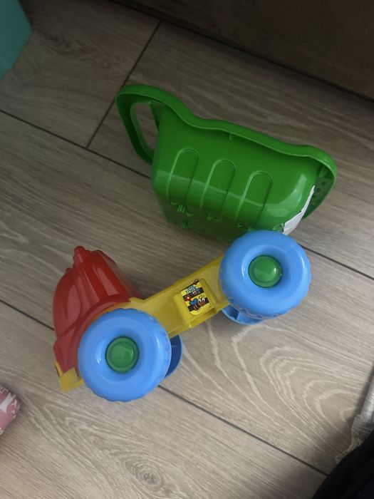 Продам детские машинки