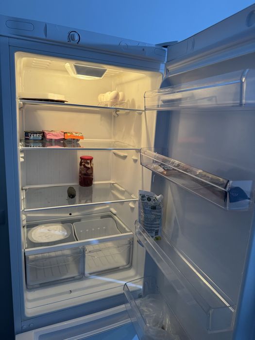 Холодильник Indesit