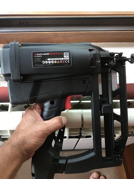 Пистолет такер Würth  с газ